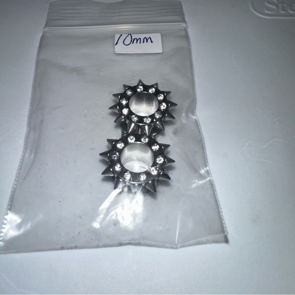 New 10 mm Ear Plugs piercings Earrings lobes never worn - Picture 6 of 6